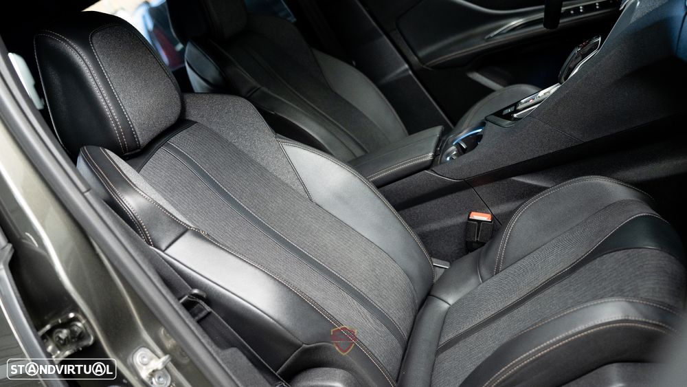 Peugeot 5008 1.5 BlueHDi GT EAT8 - 36