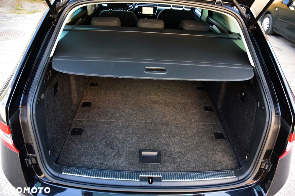 Skoda Superb 2.0 TDI Sportline DSG7 - 30