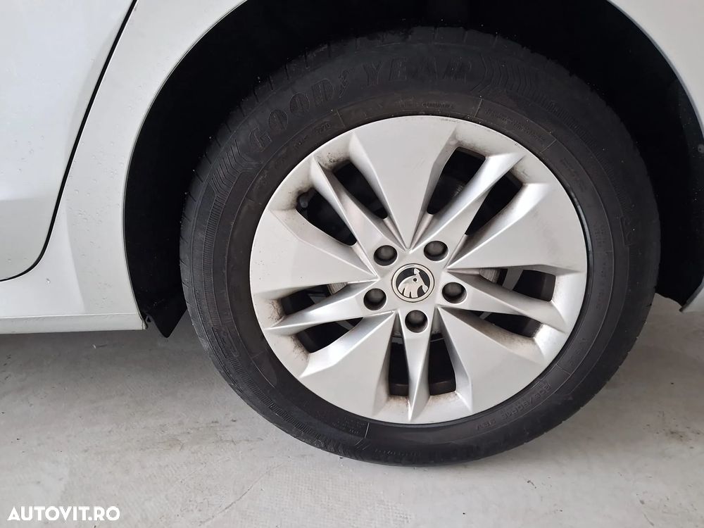 Skoda Octavia 2.0 TDI Ambition - 36
