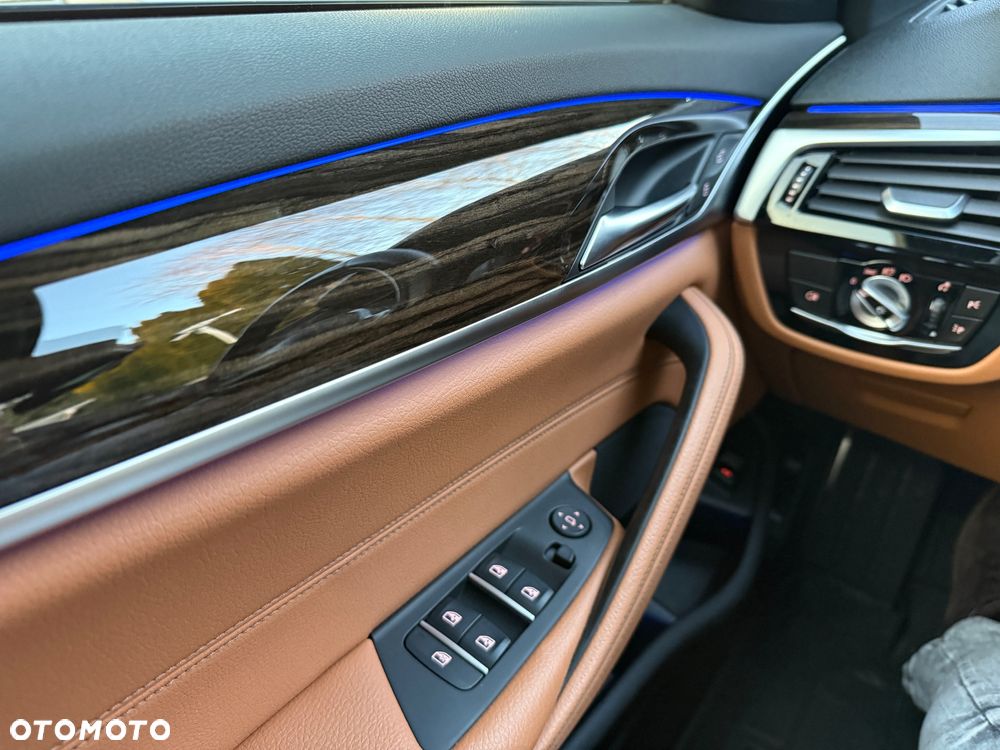 BMW Seria 5 520d M Sport sport - 13