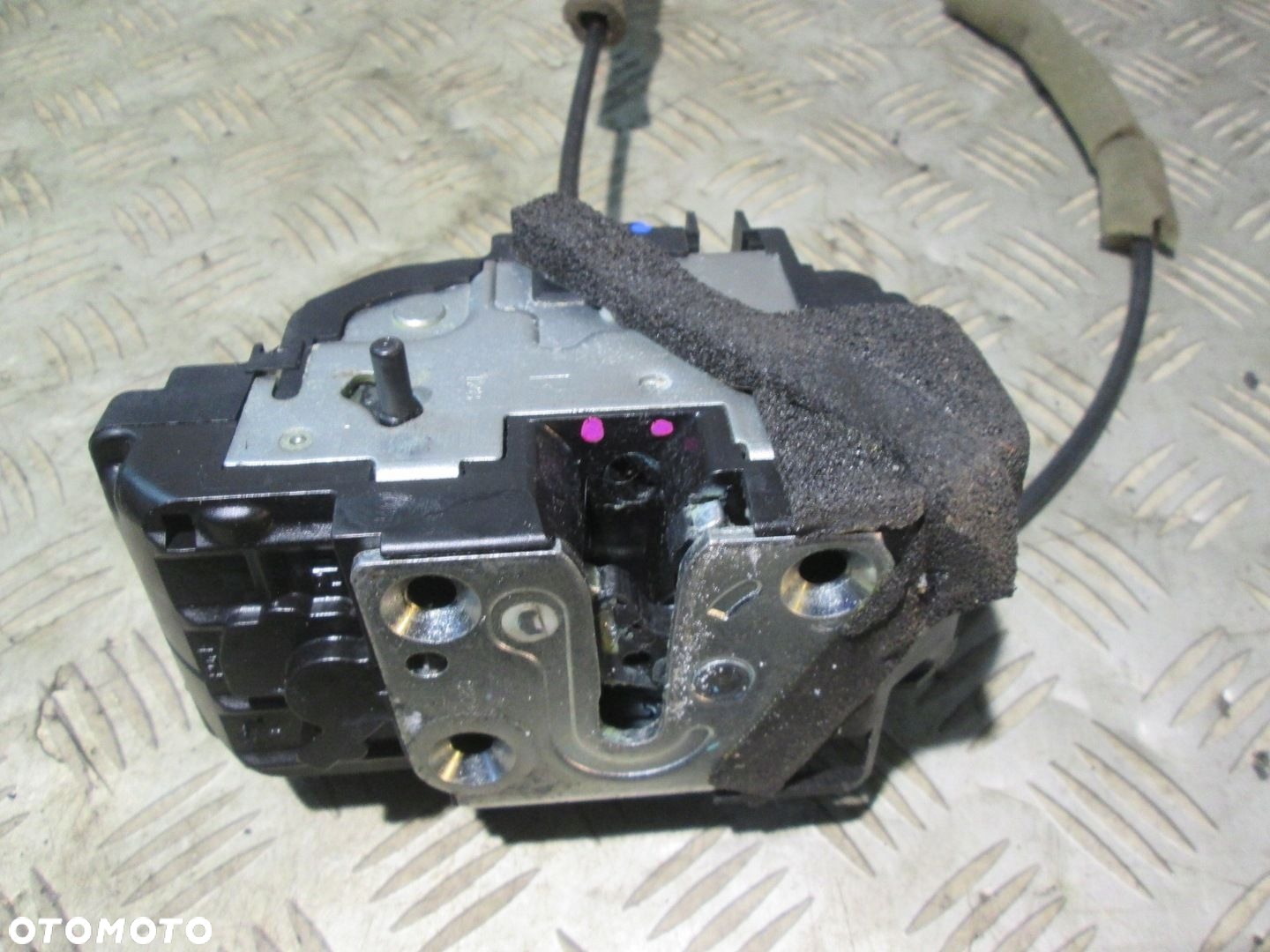 ZAMEK DRZWI PRAWY TYŁ TYLNY RENAULT KOLEOS I 07- 6 PIN - 3