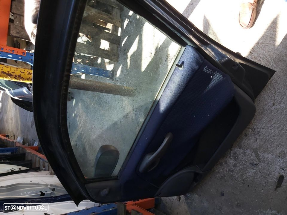Porta Frente Direita Fiat Punto 2001 Completa - 2