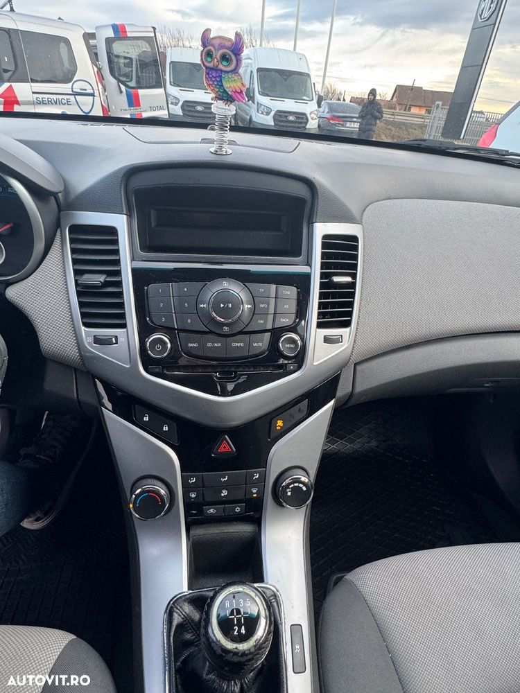 Chevrolet Cruze 1.8 DOHC LTZ+ - 9