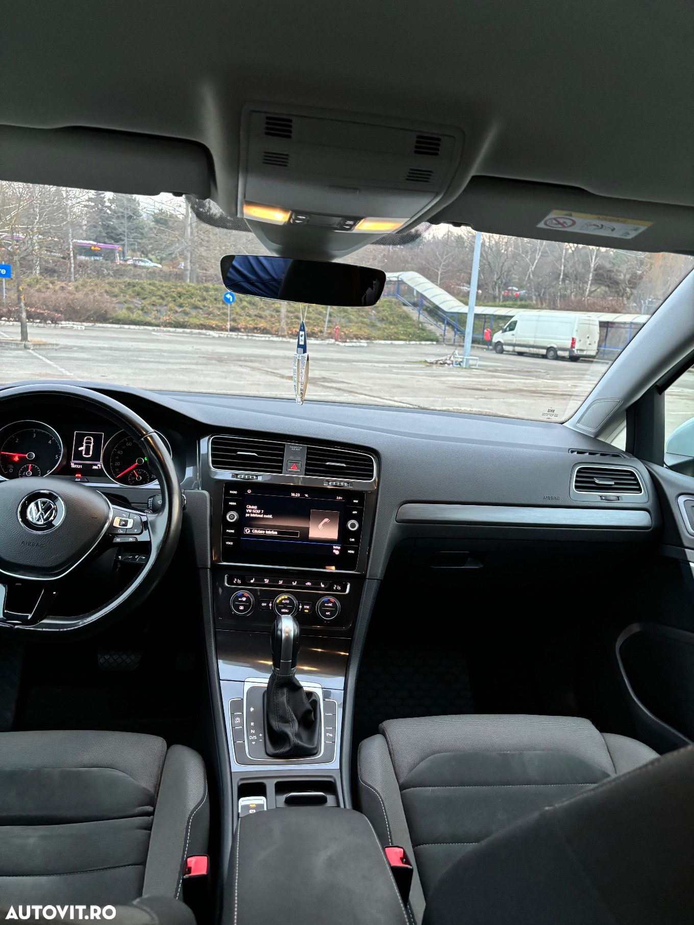 Volkswagen Golf 2.0 TDI DSG Highline - 18