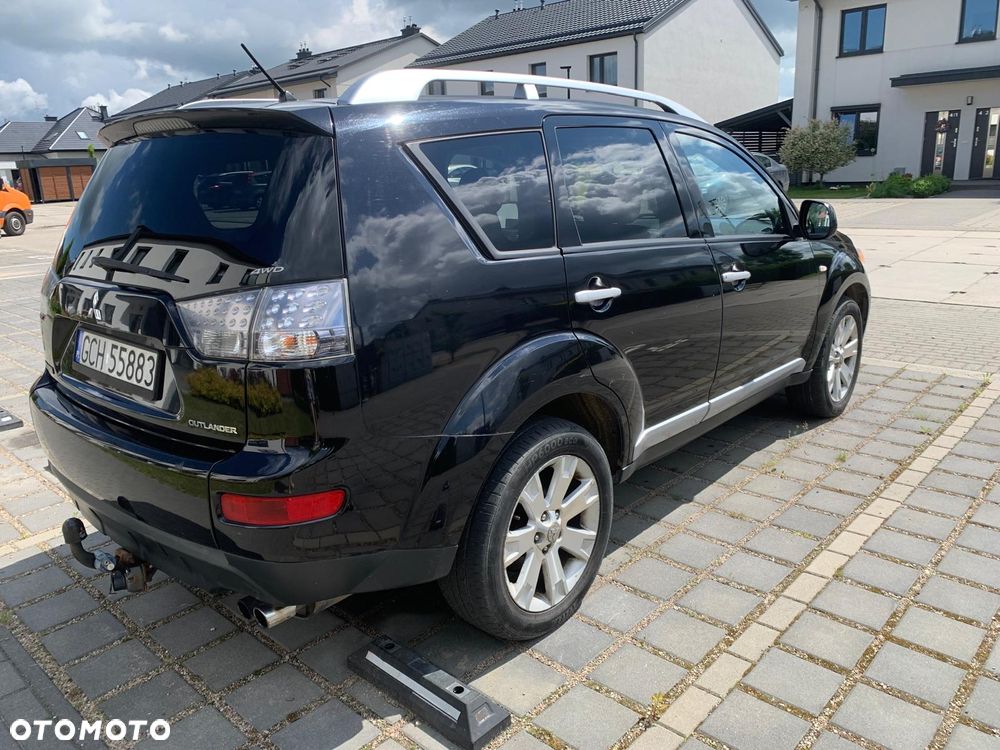 Mitsubishi Outlander 2.2 DID Instyle NAVI - 3