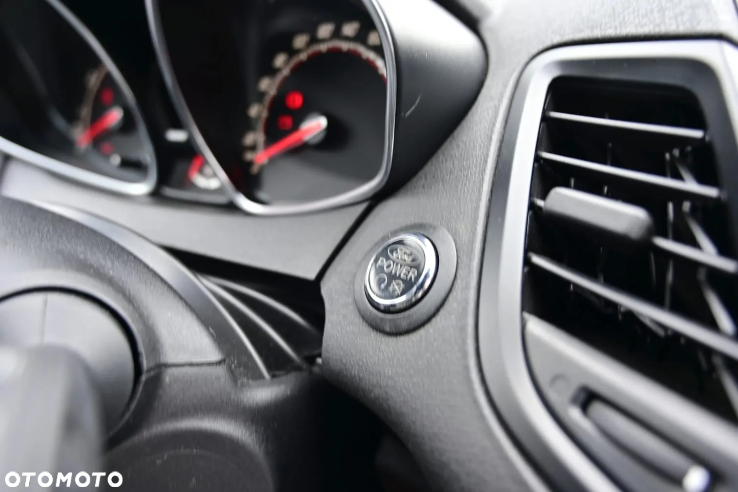 Ford Fiesta 1.6 EcoBoost mit Leder-Sport-Paket ST - 9