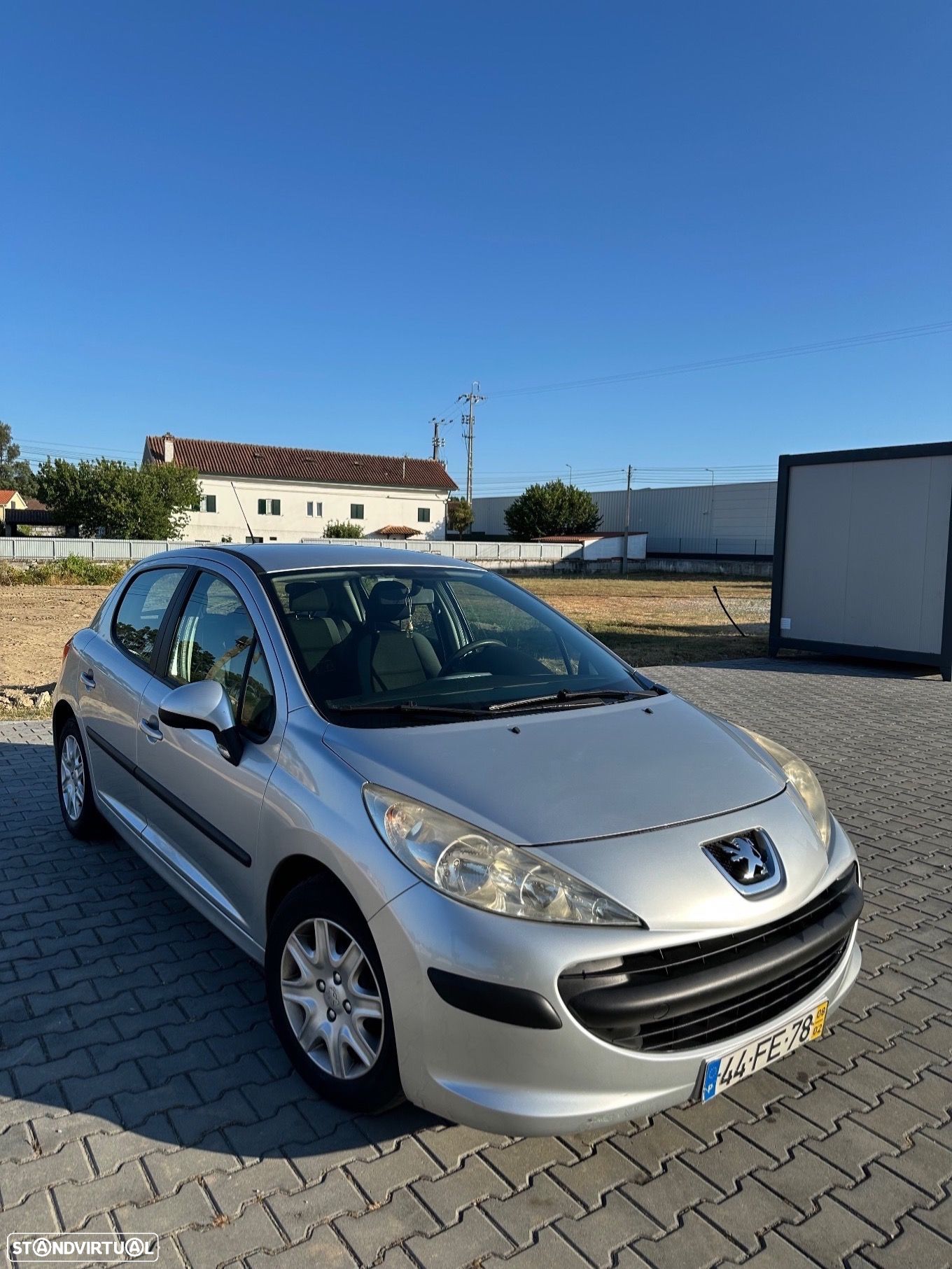 Peugeot 207 - 1