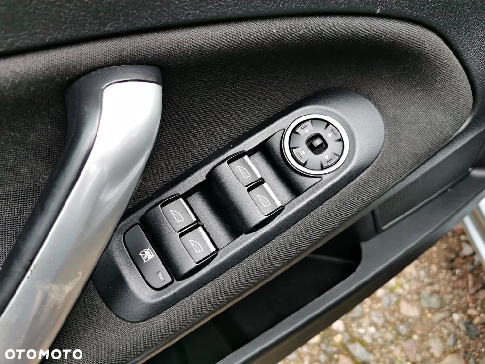 Ford Mondeo 2.0 Titanium - 17