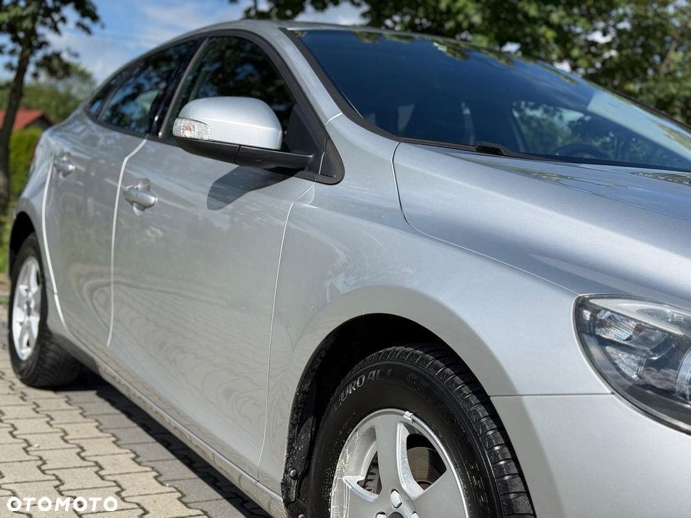 Volvo V40 D2 Momentum - 17