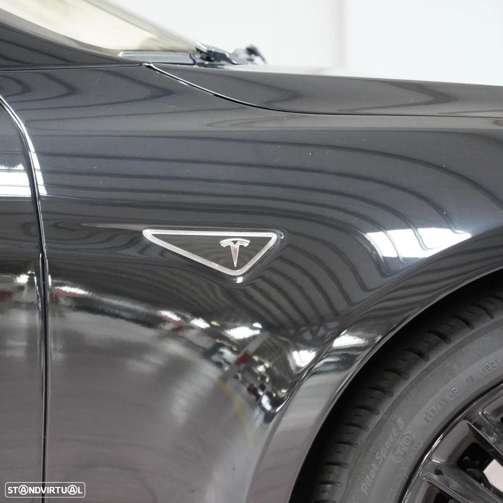 Tesla Model S 85 - 41