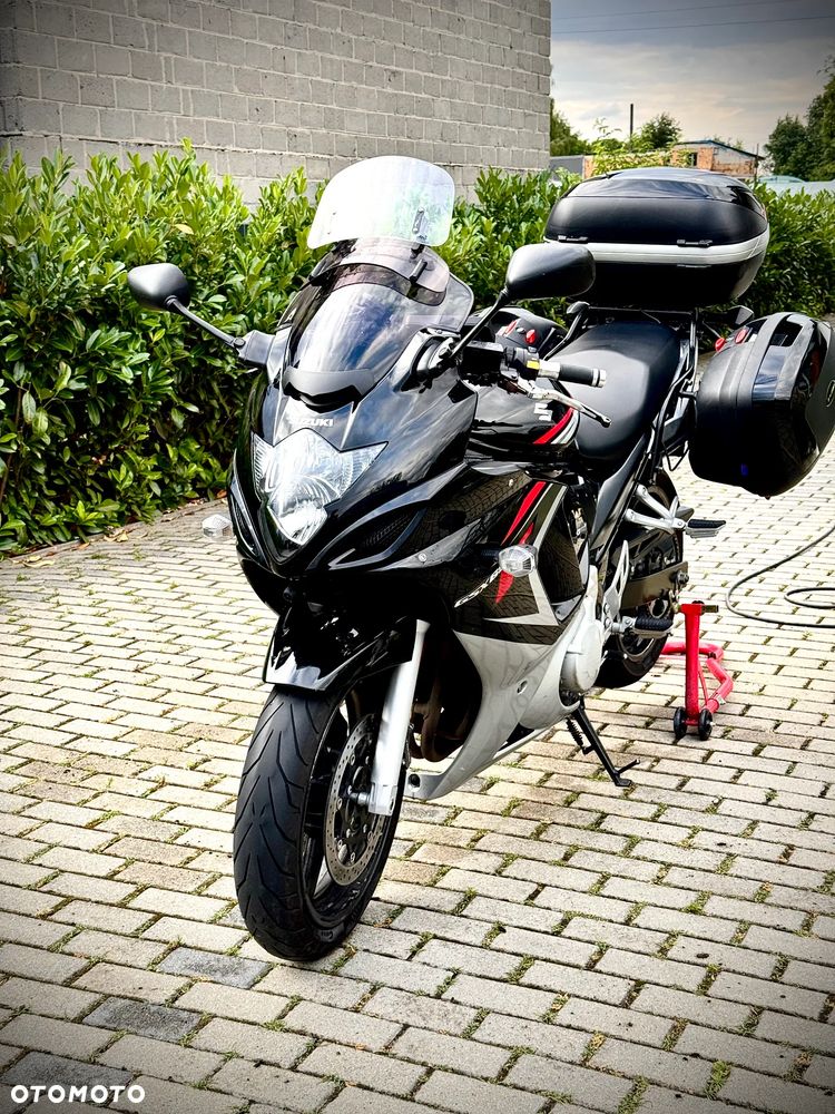 Suzuki GSX - 7