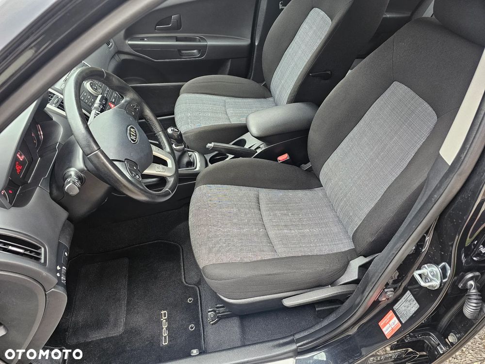 Kia Ceed 1.4 CVVT Attract - 25