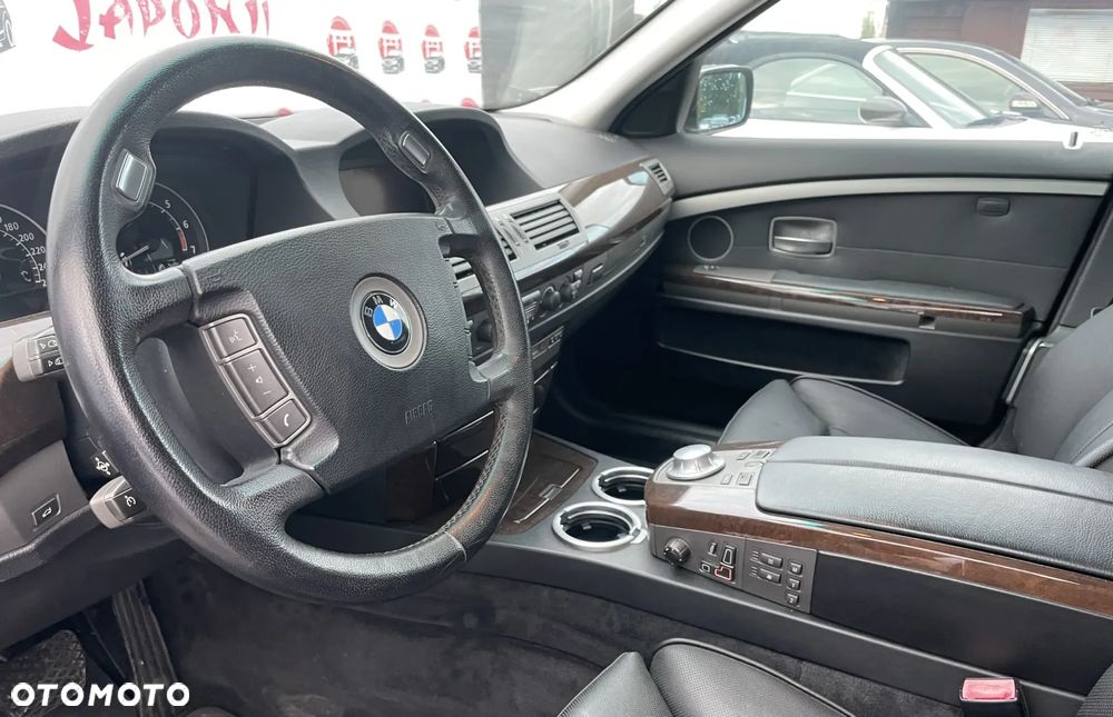 BMW Seria 7 745i - 4
