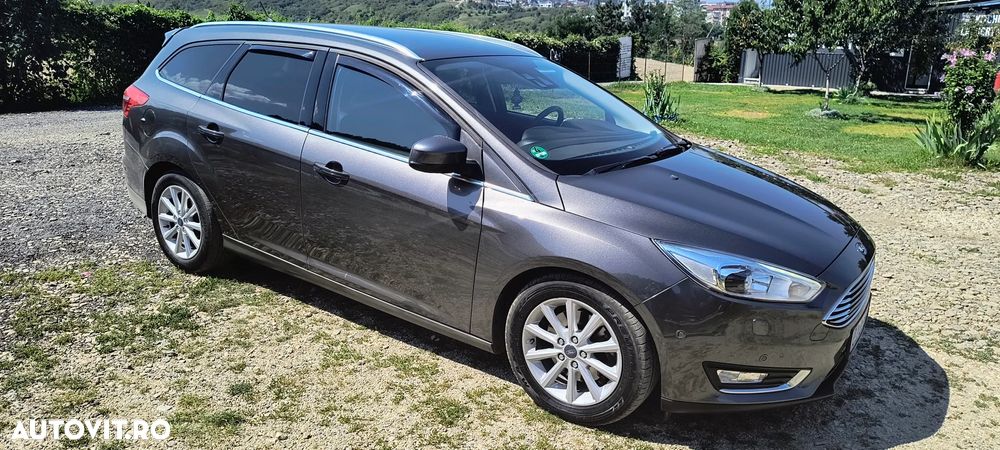 Ford Focus 2.0 TDCI Powershift Titanium - 3