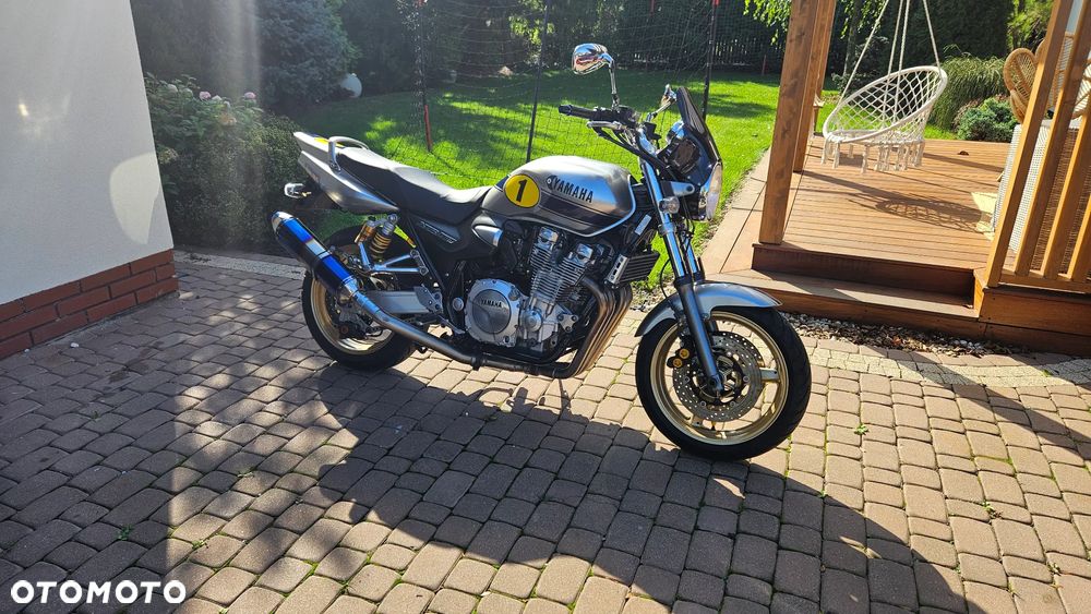 Yamaha XJR - 7