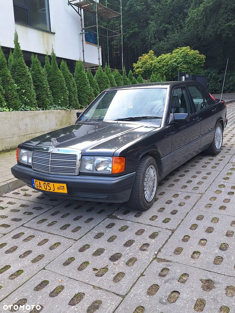 Mercedes-Benz W201 (190) - 6