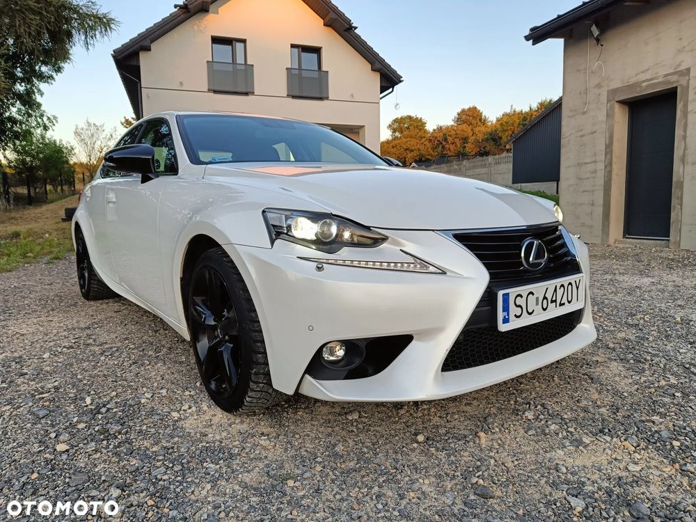 Lexus IS 200t / 300 Black - 2