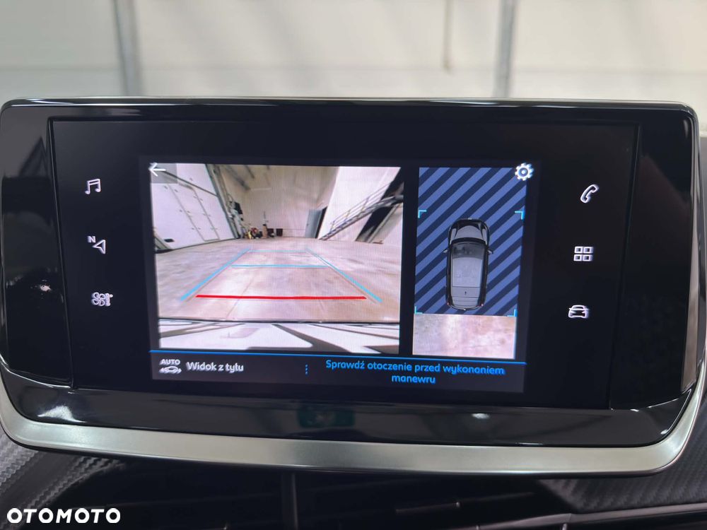 Peugeot 208 PureTech 100 EAT8 Allure - 11