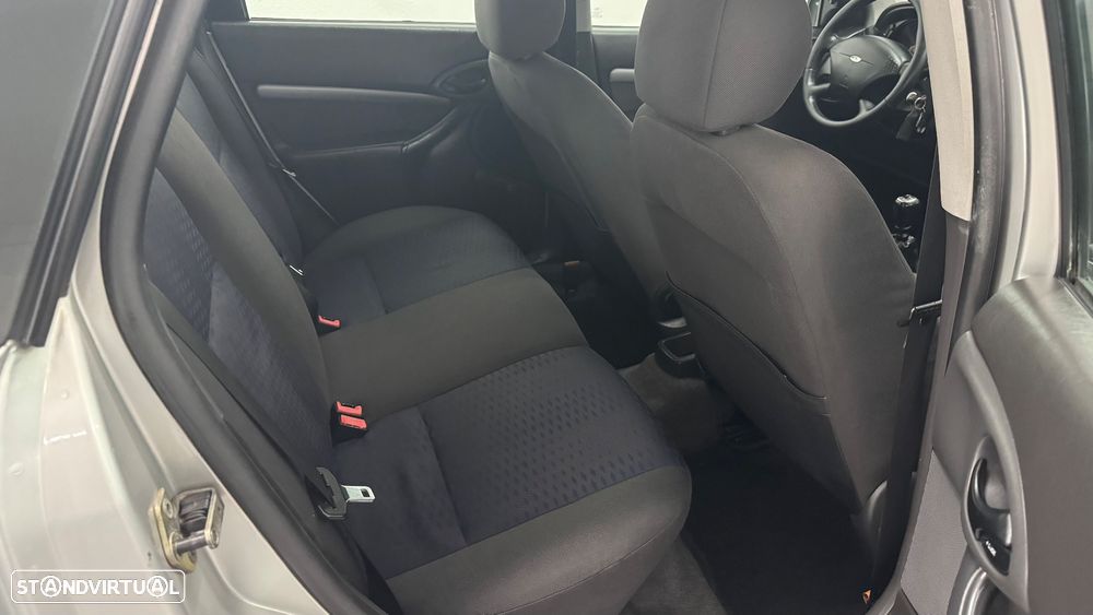 Ford Focus SW 1.8 TDdi Ghia - 9