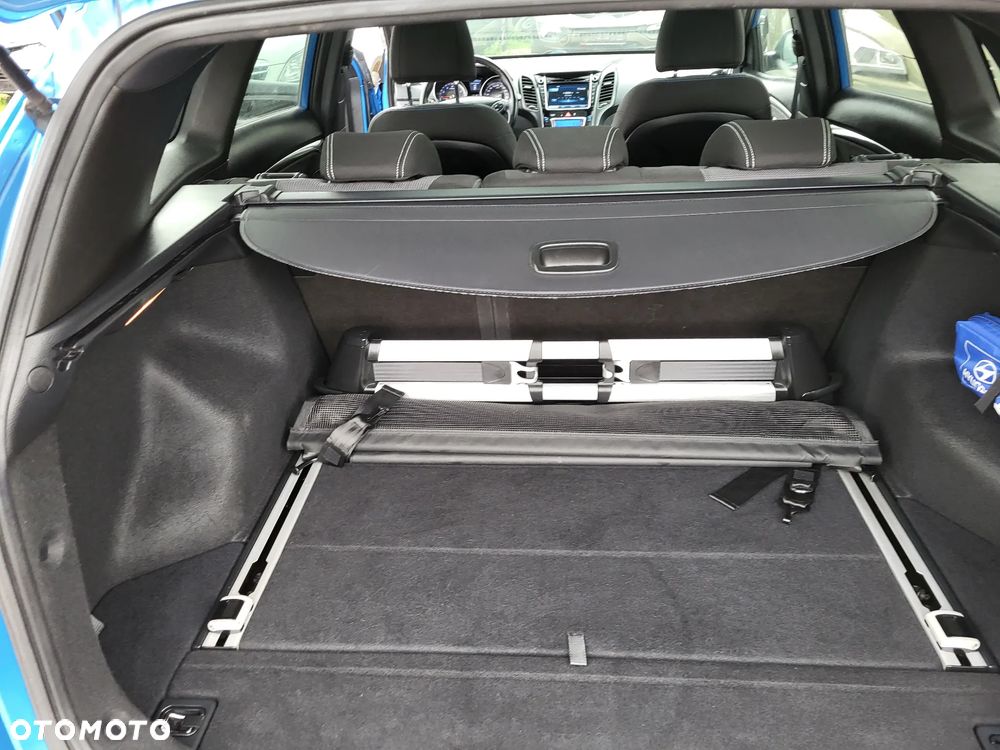 Hyundai i30 Kombi 1.6 GDi DCT Premium - 27