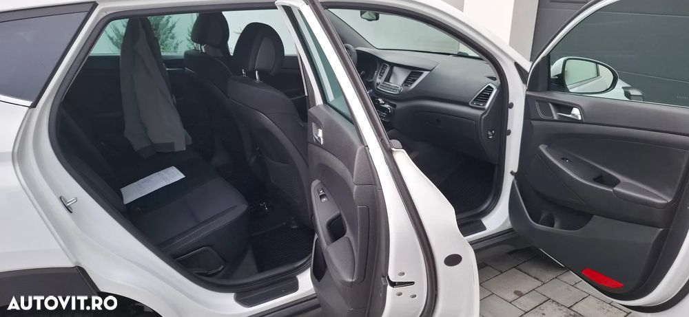 Hyundai Tucson blue 1.7 CRDi 2WD Intro Edition - 15