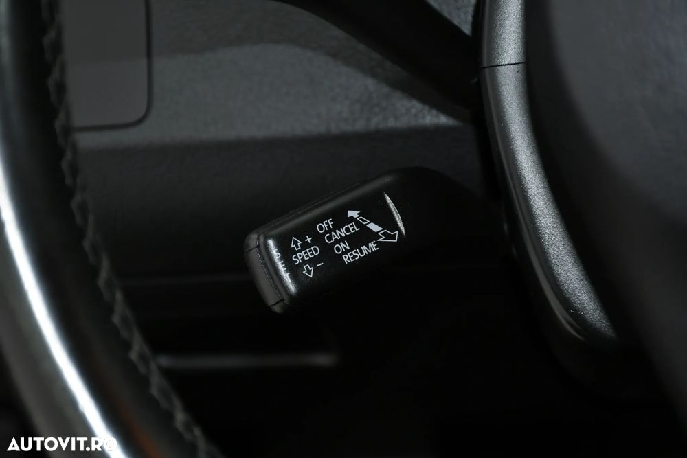 Volkswagen Passat Variant 2.0 Blue TDI SCR Comfortline - 20