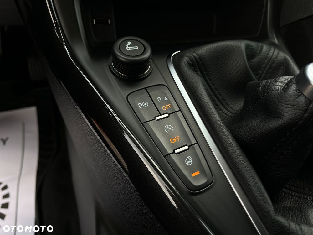 Ford Focus 1.5 EcoBlue Start-Stopp-System TITANIUM DESIGN - 20