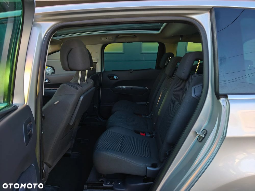 Peugeot 5008 - 8