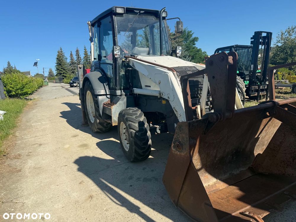Komatsu Pełna opcja koparko-ładowarka KOMATSU WB07R, TEREX,FERMEC MF 76O - 4