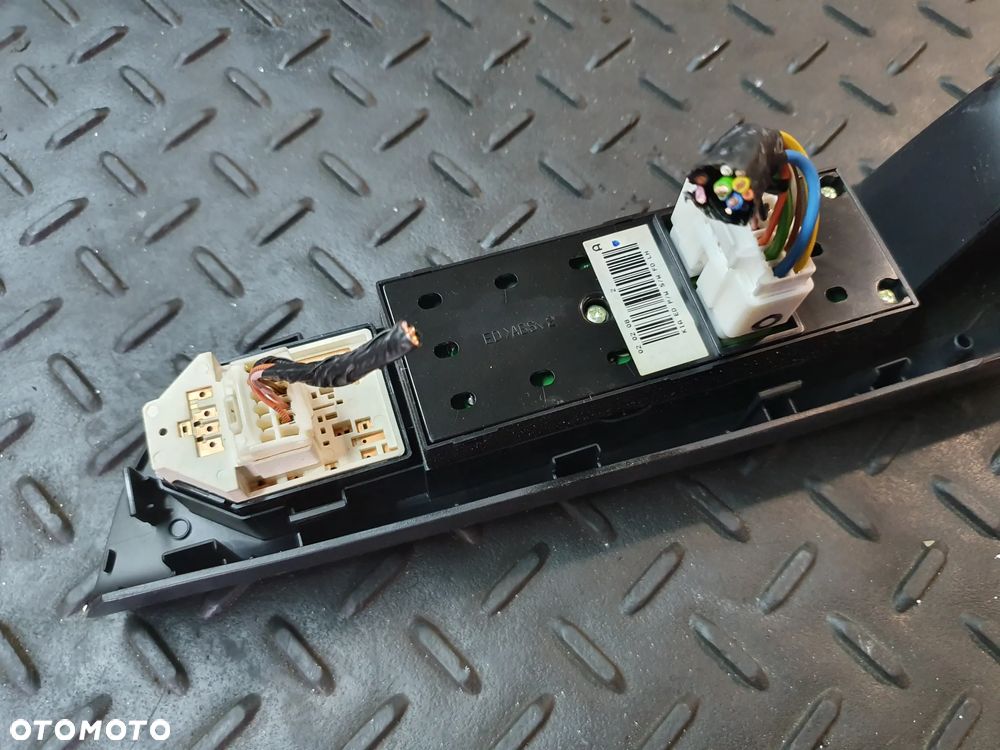 KIA CEED I KOMBI HB PANEL PRZEŁĄCZNIK SZYB LEWY PRZÓD KIEROWCY EUR 06-12 EUROPA - 3