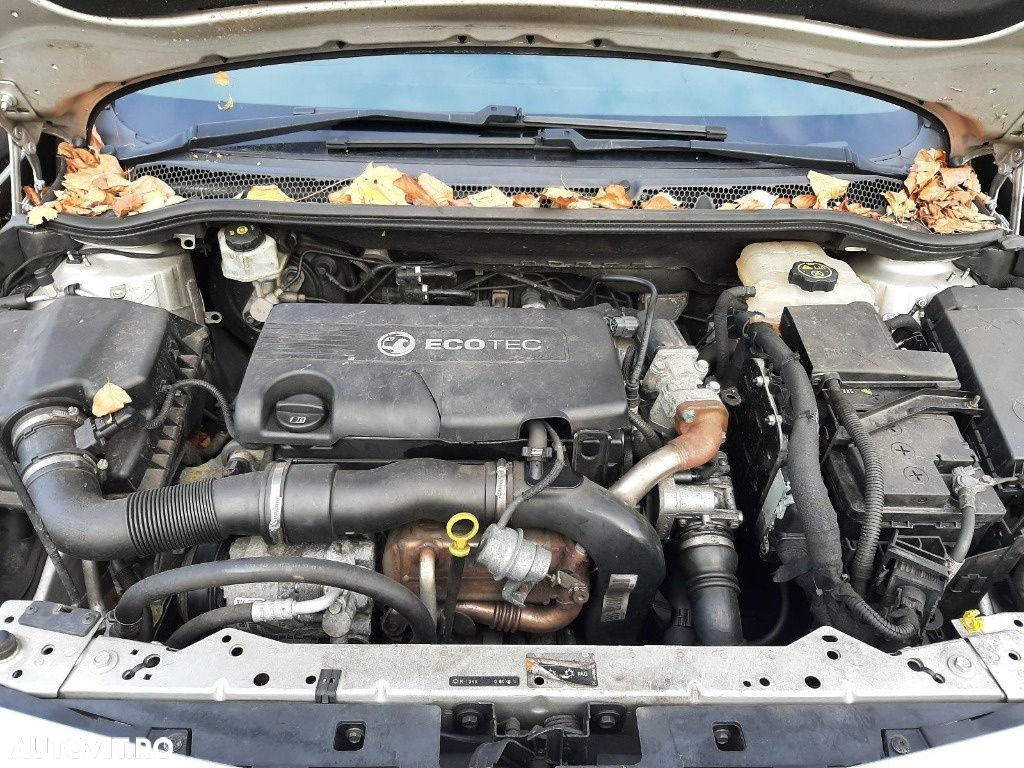 Aripa dreapta spate Opel Astra J 2012 Break 1.7 CDTI - 11