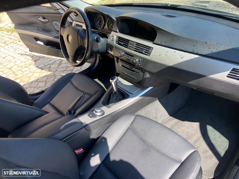 BMW 320 d Touring - 19