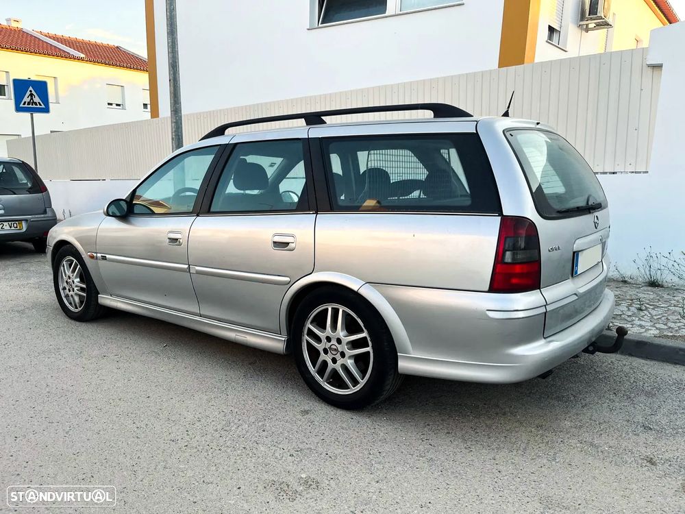 Opel Vectra Caravan - 1