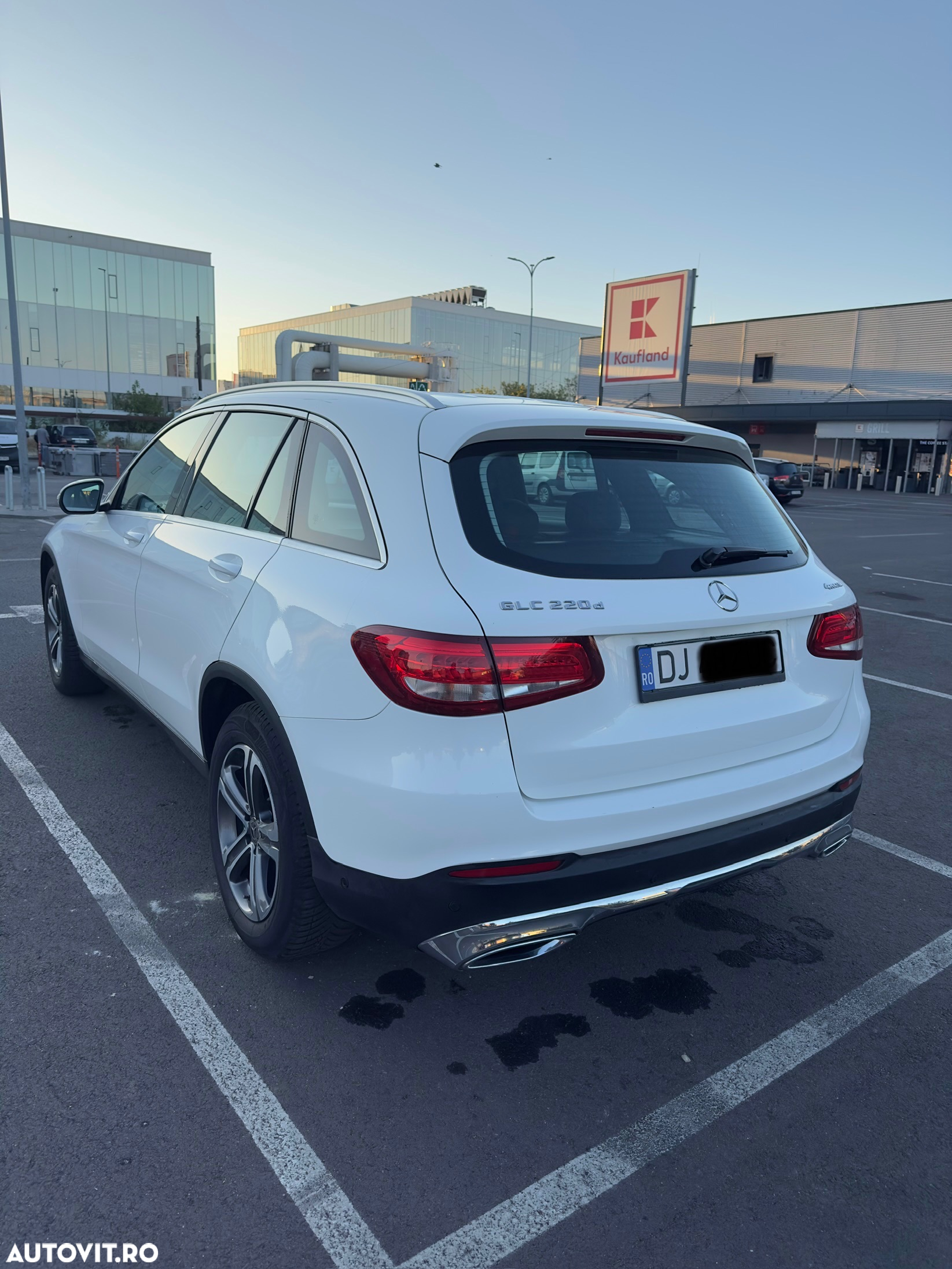 Mercedes-Benz GLC 220 d 4Matic 9G-TRONIC - 4