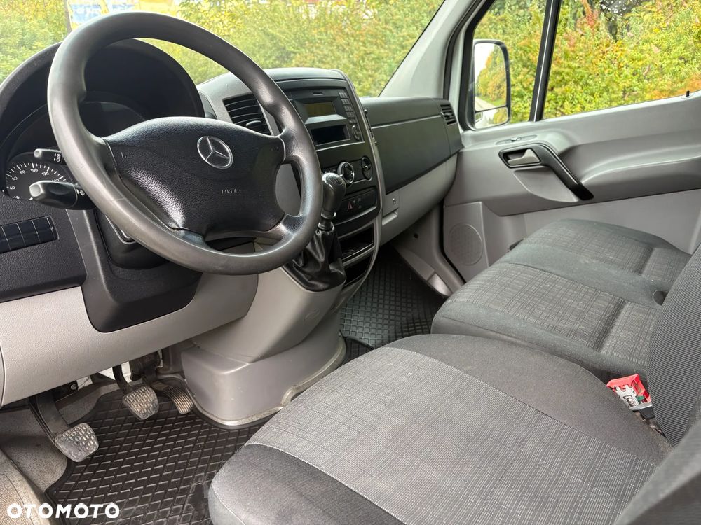 Mercedes-Benz Sprinter - 14