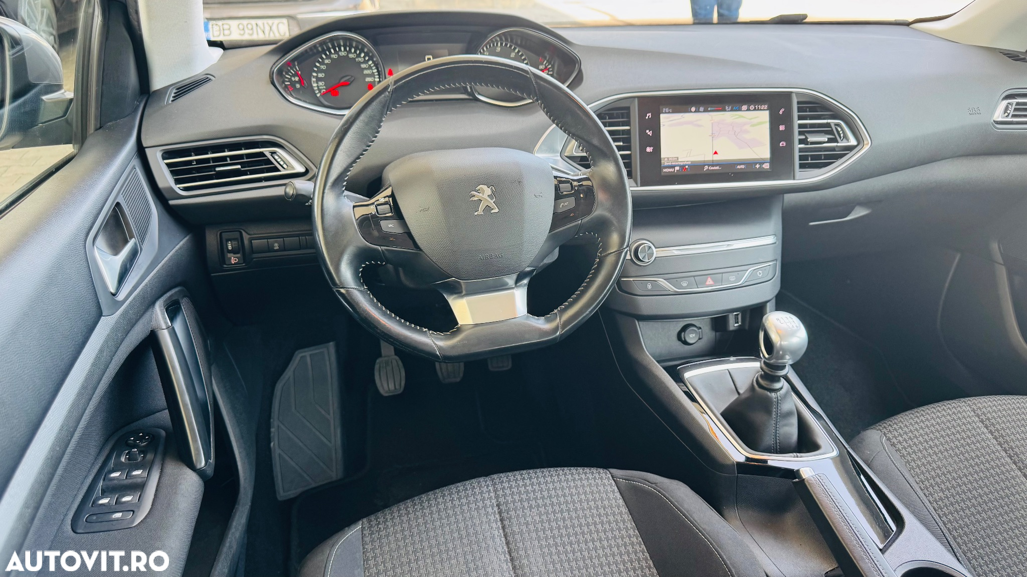 Peugeot 308 - 8
