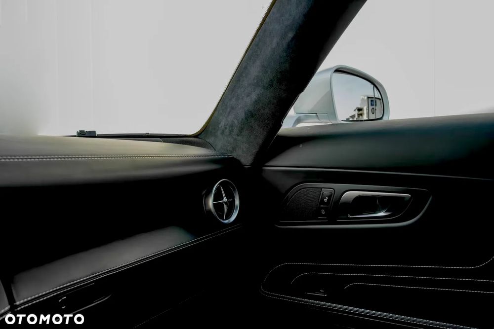 Mercedes-Benz SLS - 17