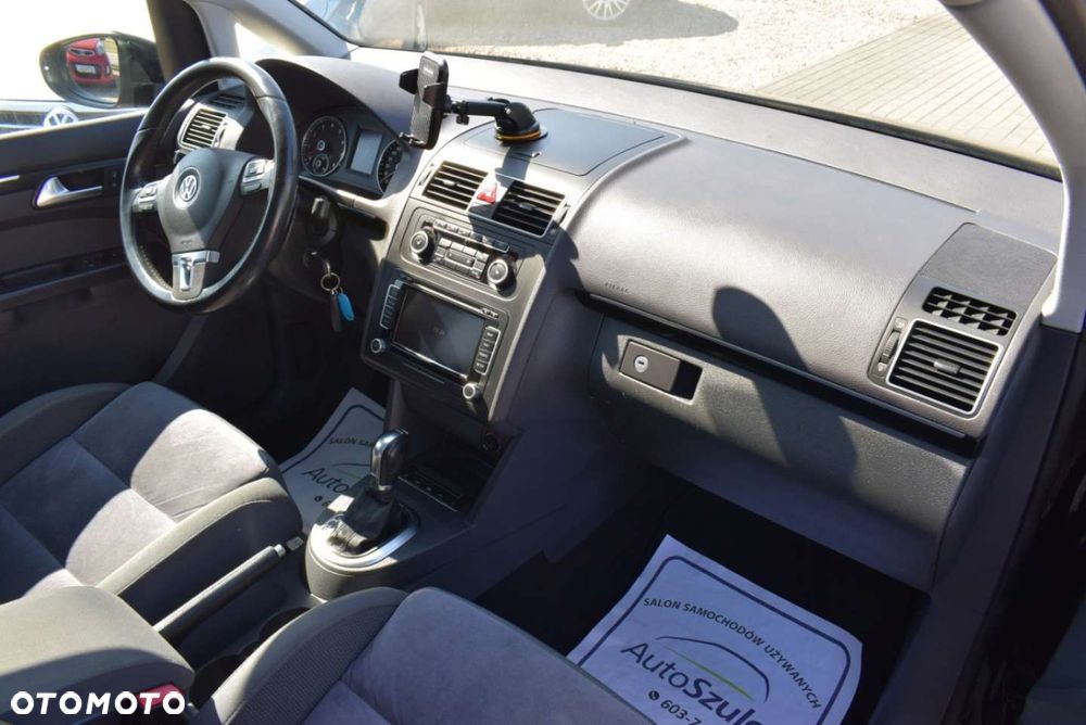 Volkswagen Touran - 22