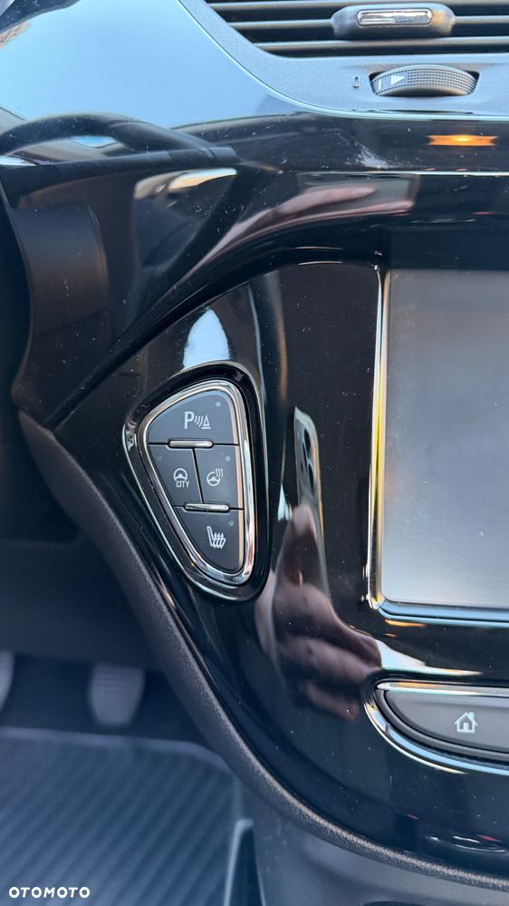 Opel Corsa 1.4 16V Cosmo - 17