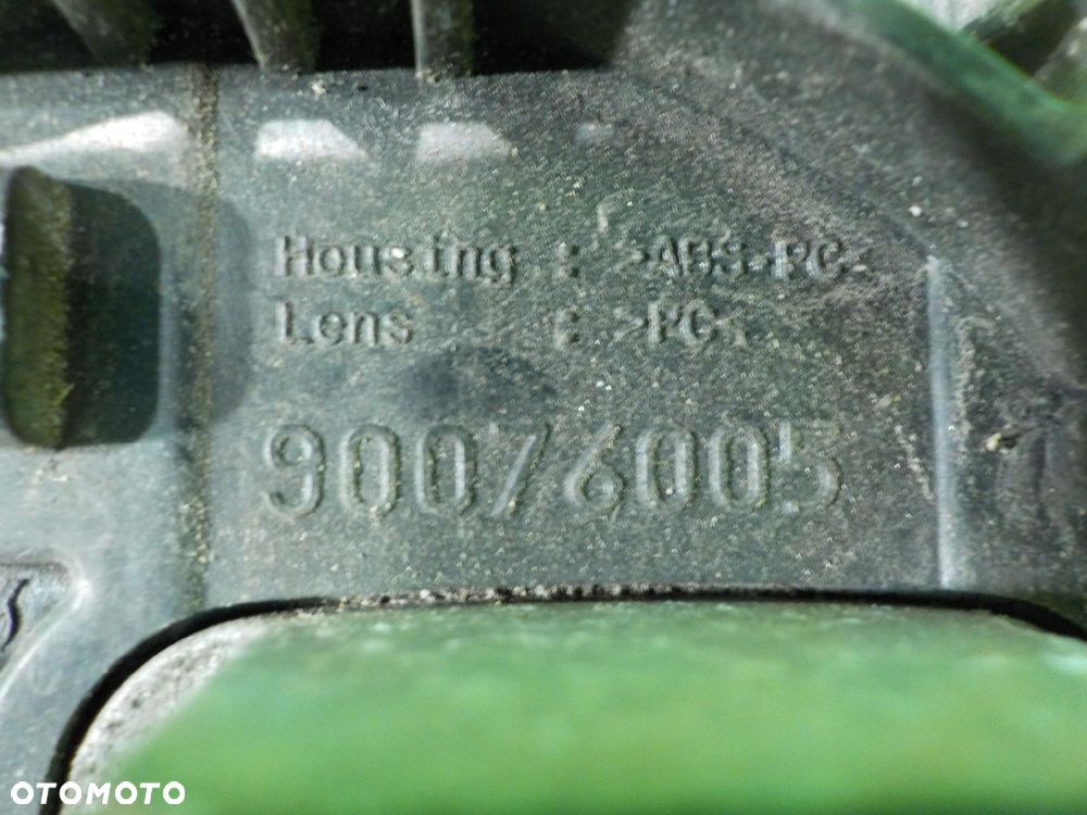 PEUGEOT 308 II GT 16r HB 5D halogen prawy 9807432580 - 4