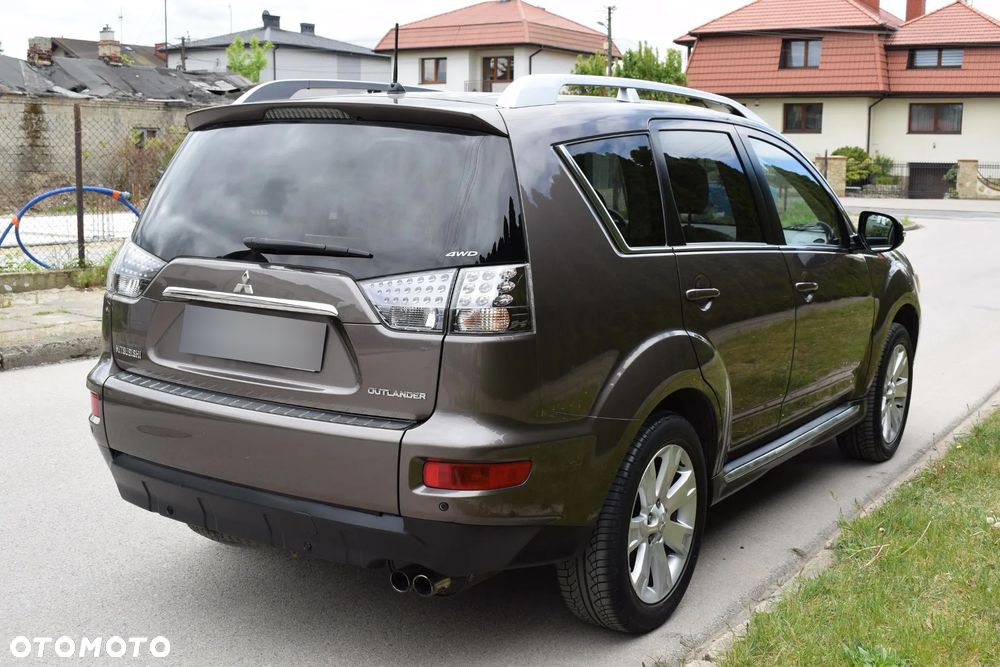 Mitsubishi Outlander 2.0 DID Intense + SE - 9