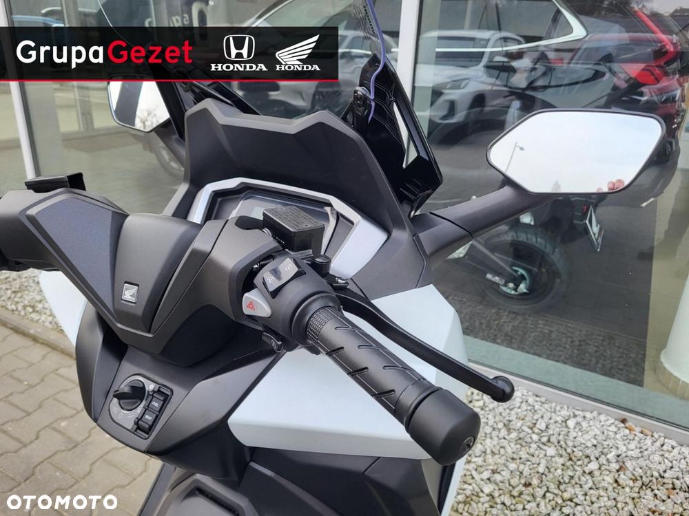 Honda NSS - 11