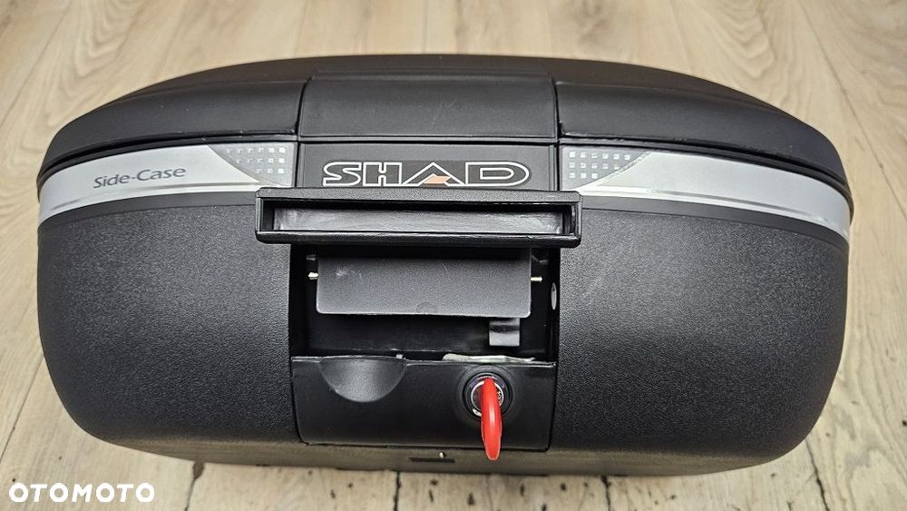 Kufer centralny boczny Shad SH42 - 8