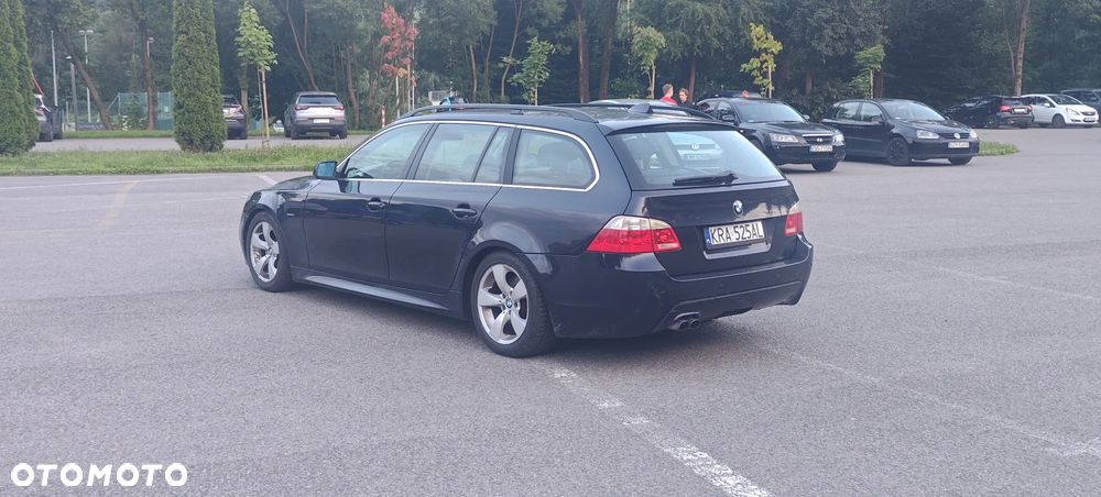 BMW Seria 5 523i - 6
