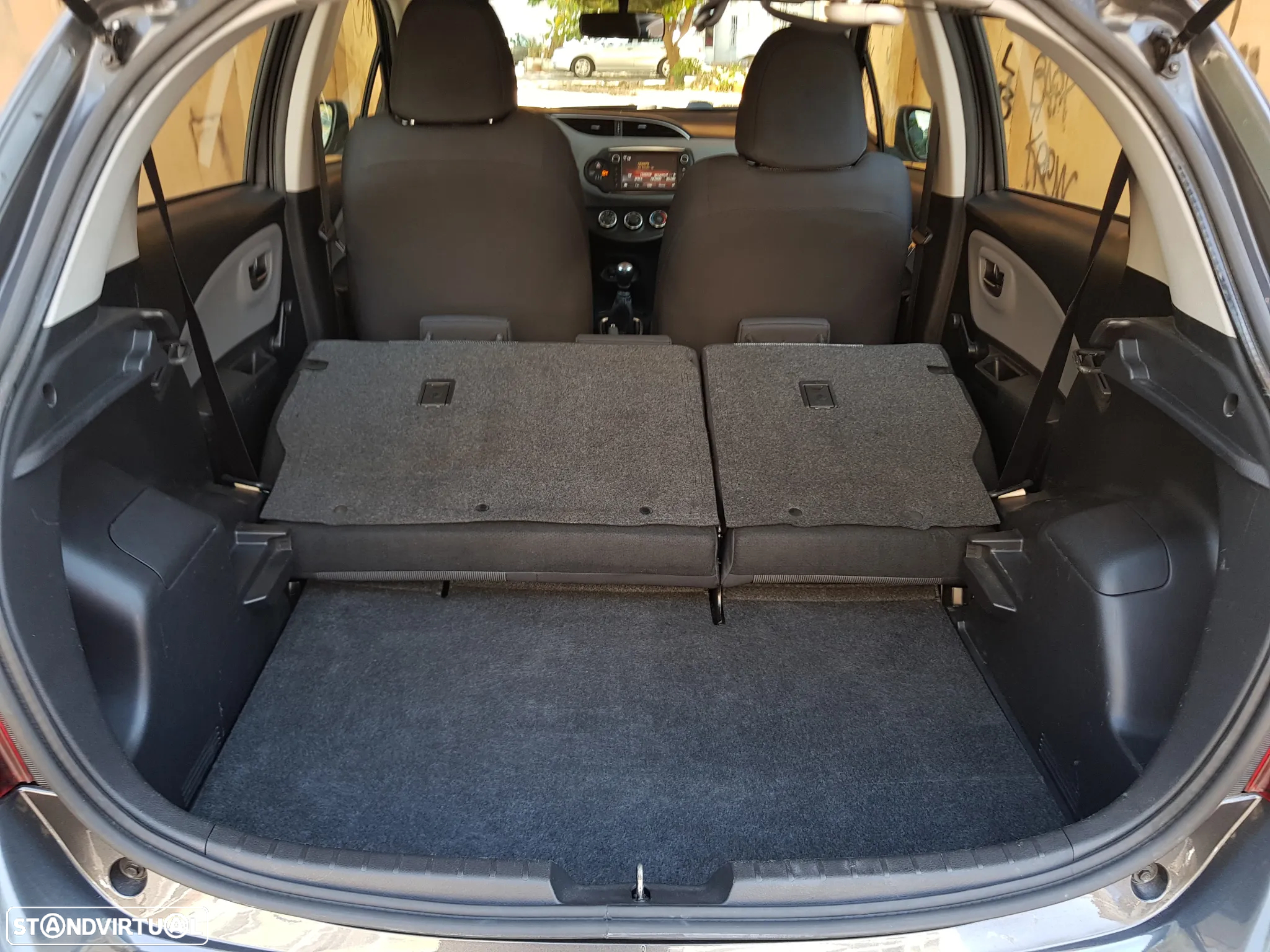 Toyota Yaris 1.4 D-4D Comfort+P.Style - 54