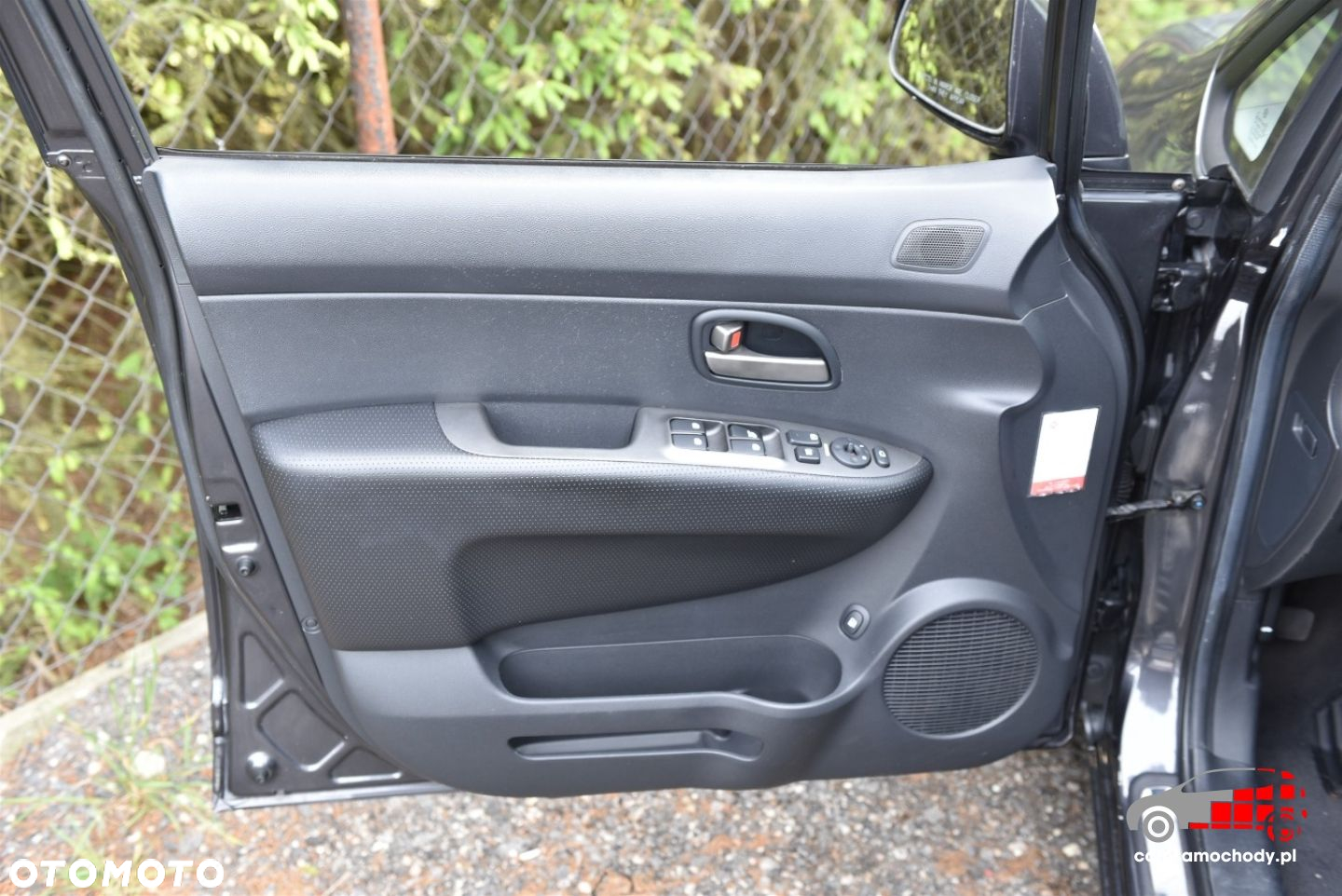 Kia Carens - 12