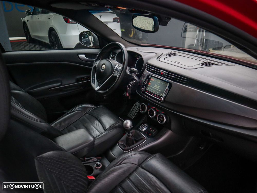 Alfa Romeo Giulietta 1.6 JTDm Exclusive - 24