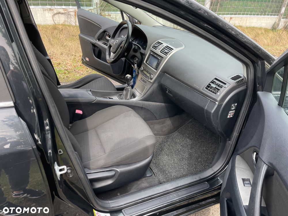 Toyota Avensis 2.2 D-4D Sol Plus NAVI - 16