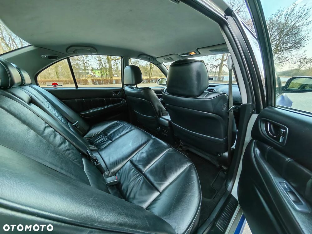 Mitsubishi Galant - 10