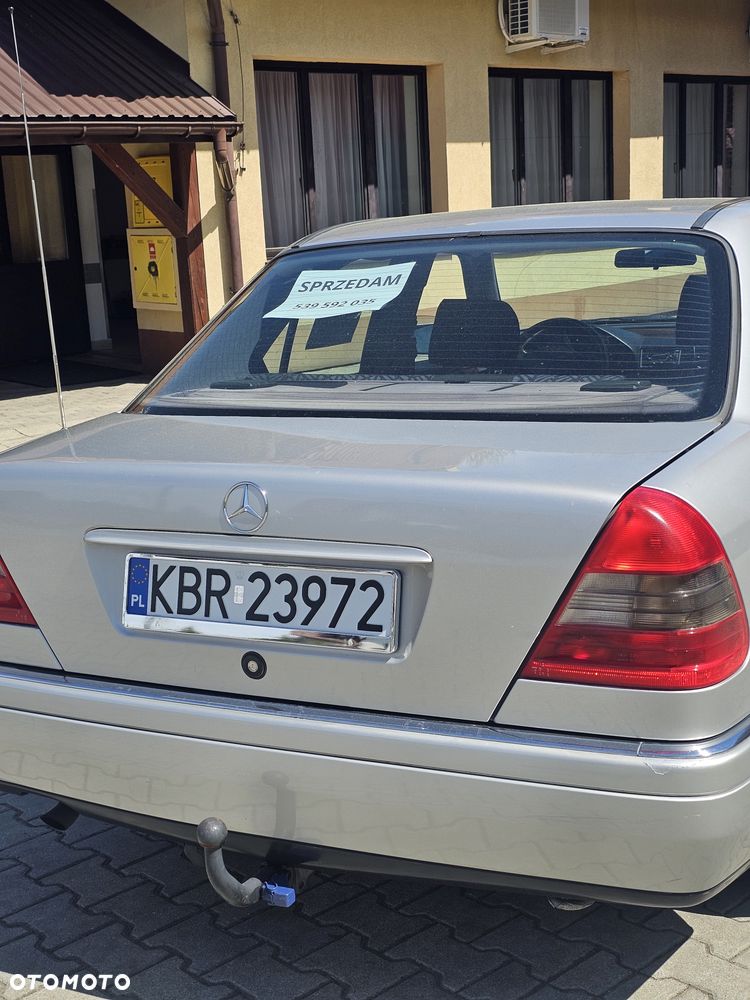Mercedes-Benz Klasa C 180 Elegance - 6